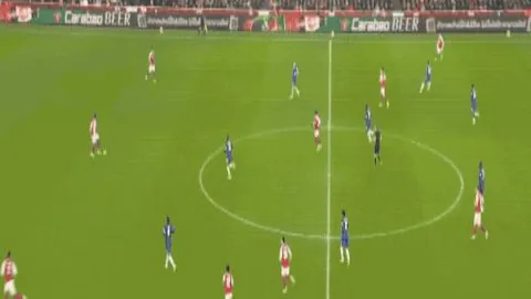 美国前财长疾呼经济恶化，民众购物热潮涌现？